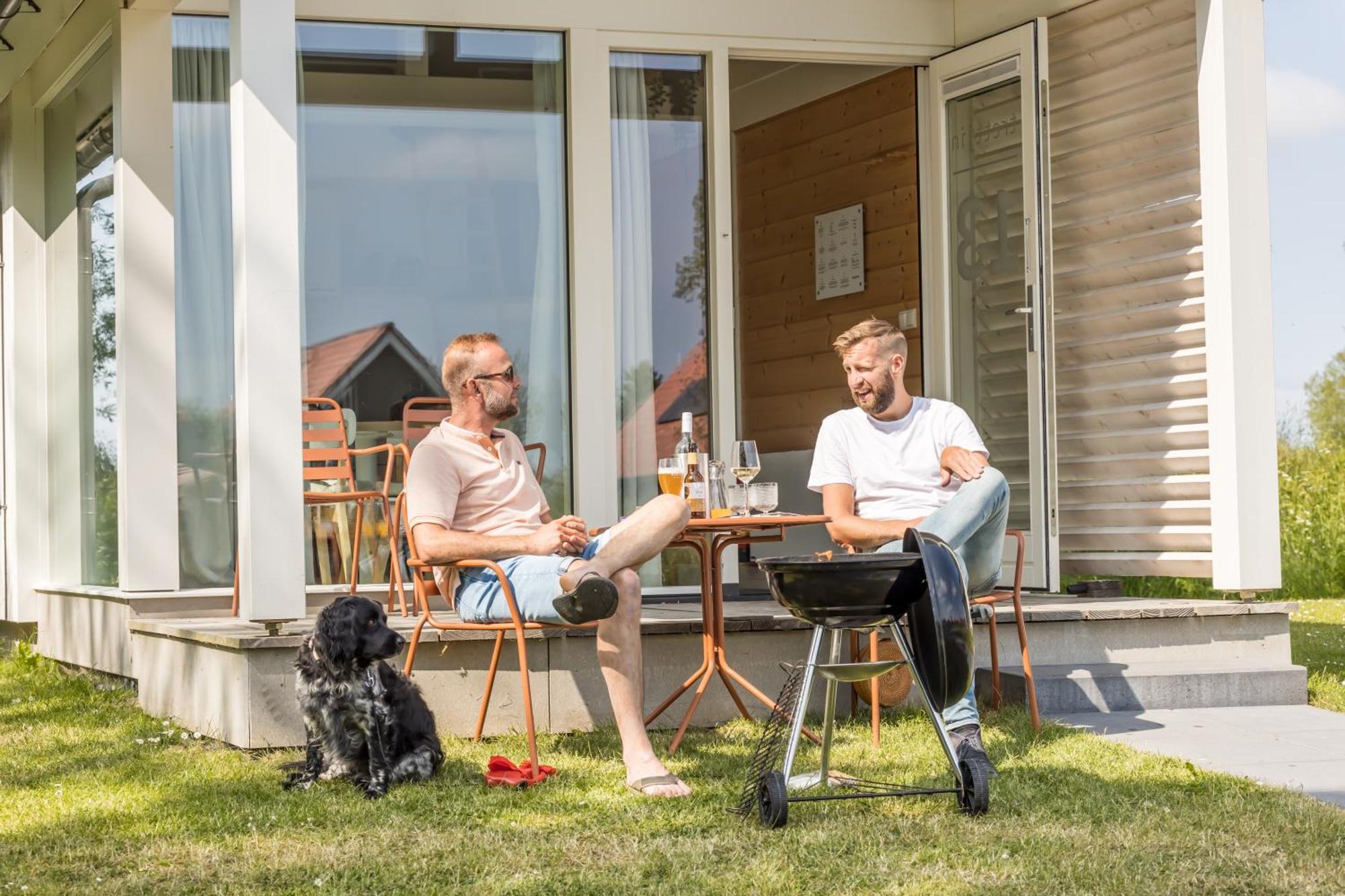 Tiny House - Optioneel Met Hottub Apartment Dokkum Ngoại thất bức ảnh