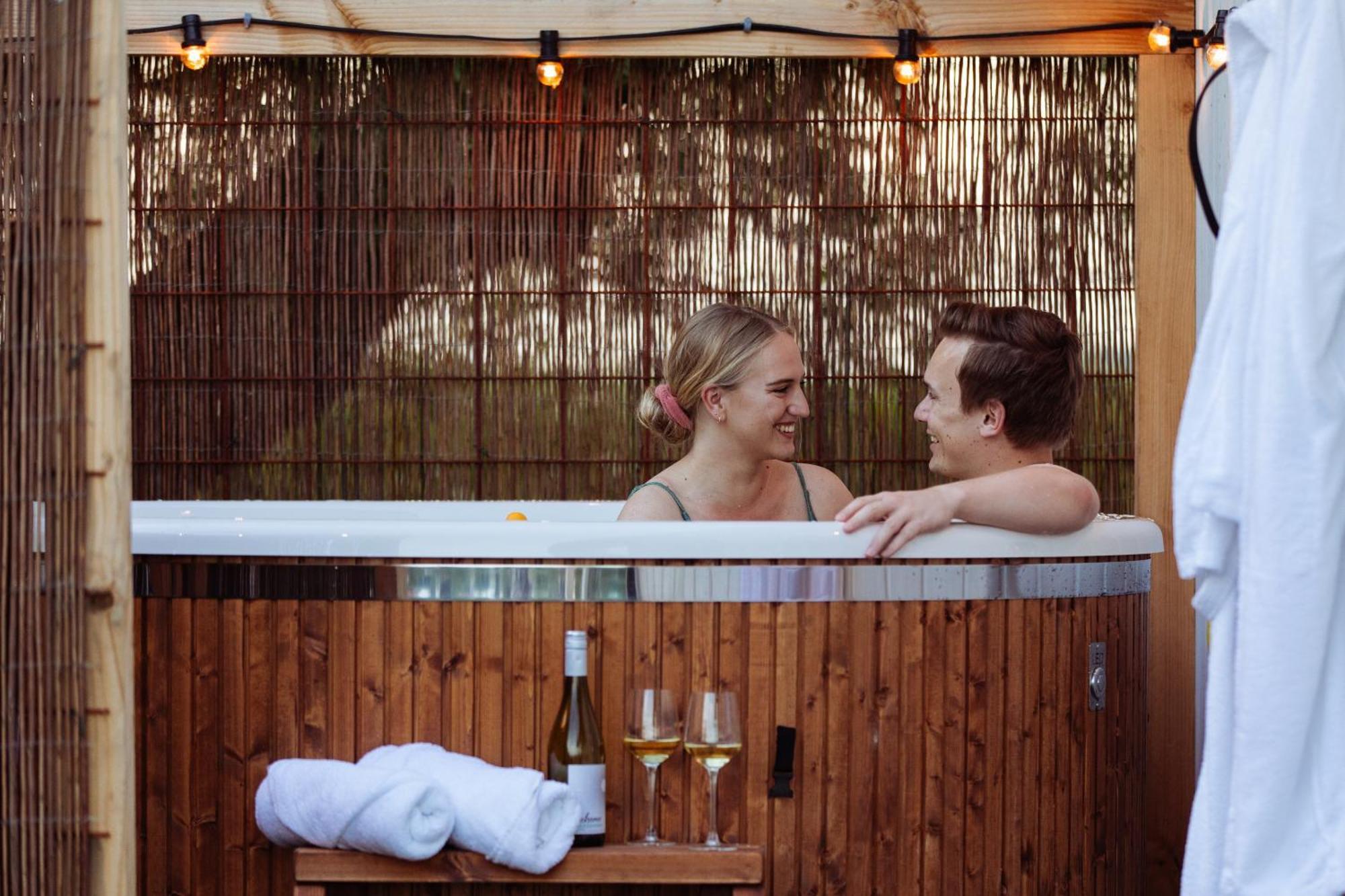 Tiny House - Optioneel Met Hottub Apartment Dokkum Phòng bức ảnh